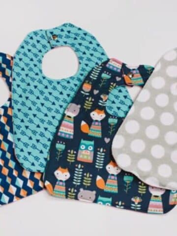 How to make a DIY baby bib.