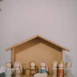 How to make a wooden peg people nativity set for Christmas.