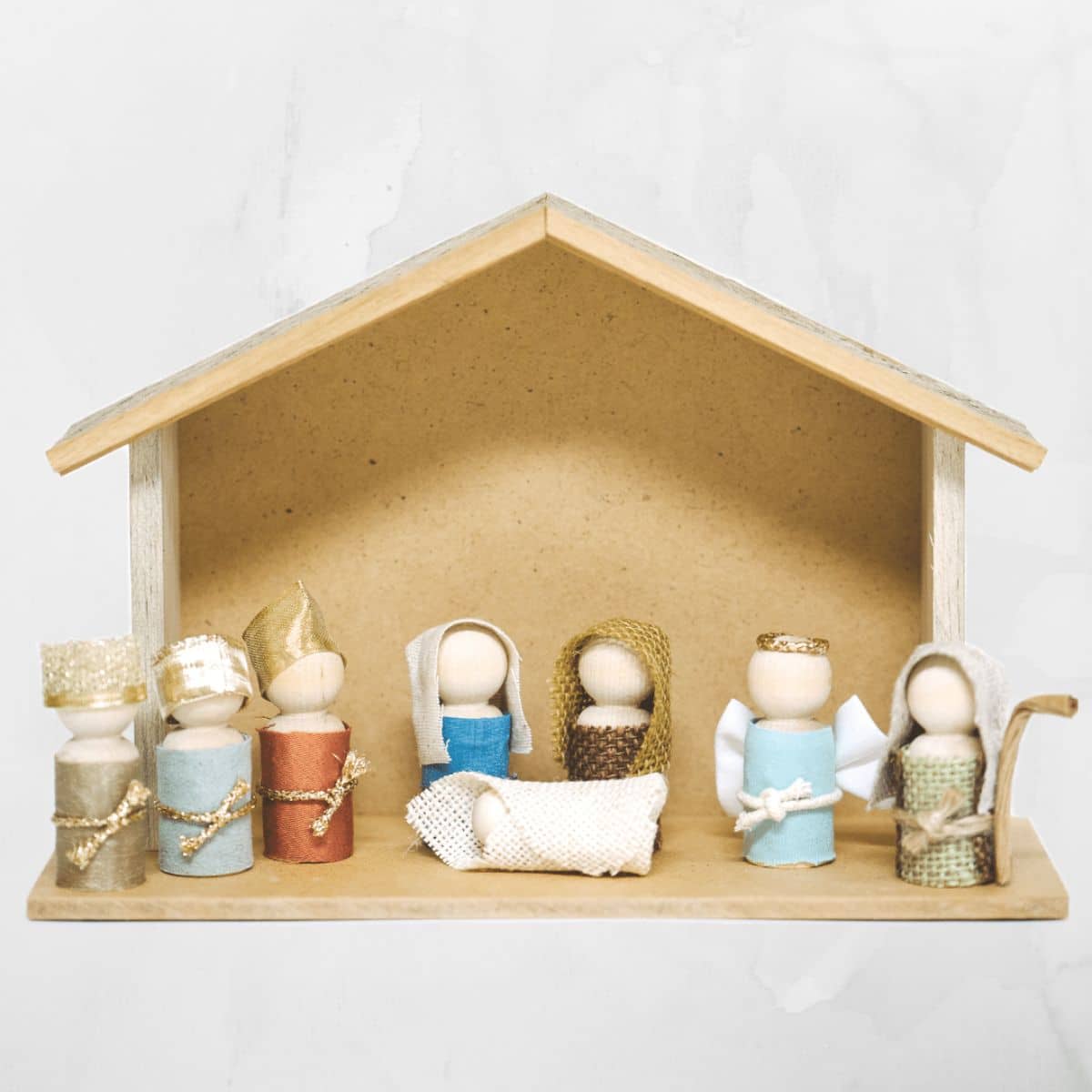 How to make a wooden peg people nativity set for Christmas.